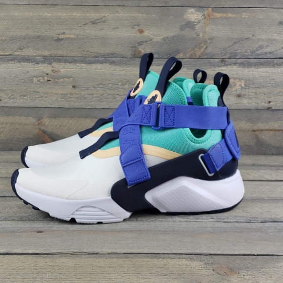 nike huarache with strap